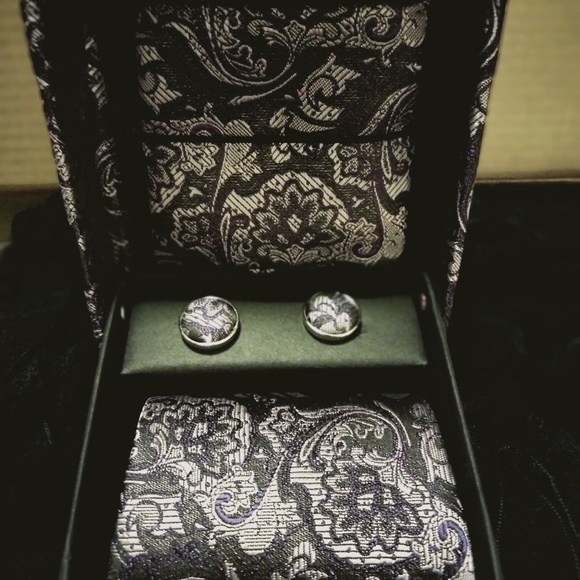 Men's Pastel Purple Tie, Hankie and Cufflink Set - Picture 3 of 4